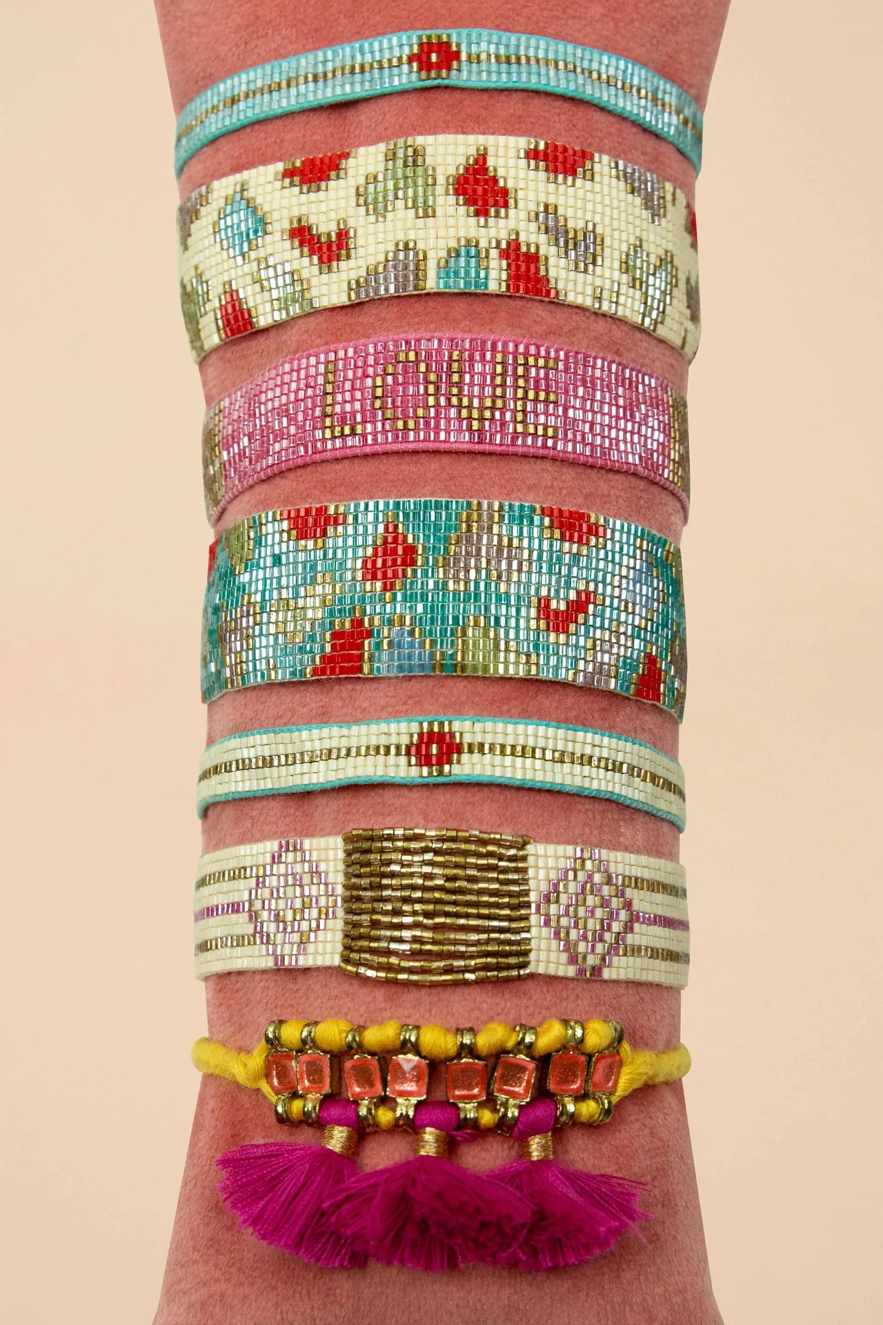 POWDER Beaded Bracelet Medium - Pink Diamonds & Gold Bar